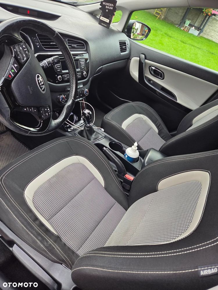 Kia Ceed - 10