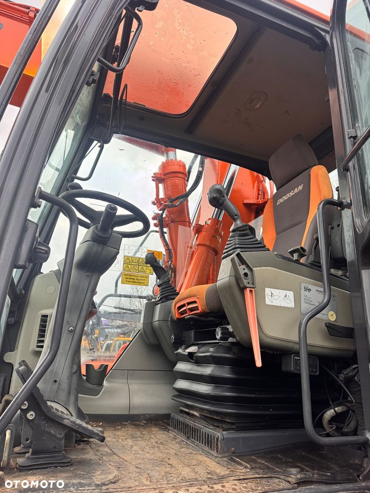 Doosan DX160W - 12