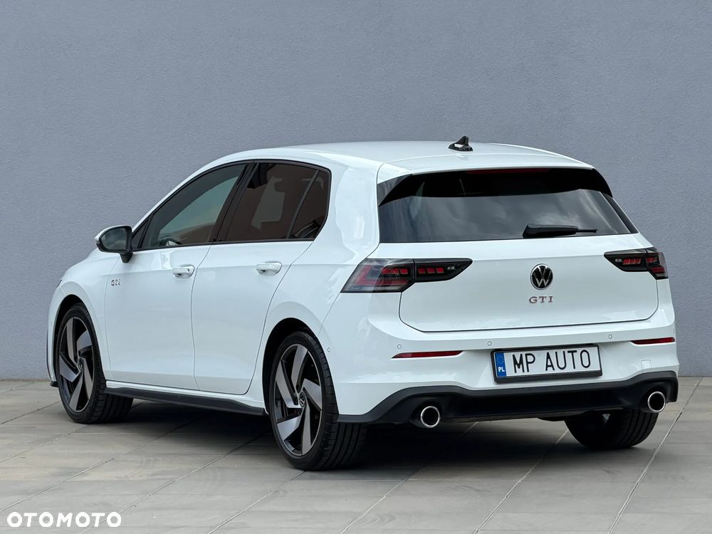 Volkswagen Golf - 26