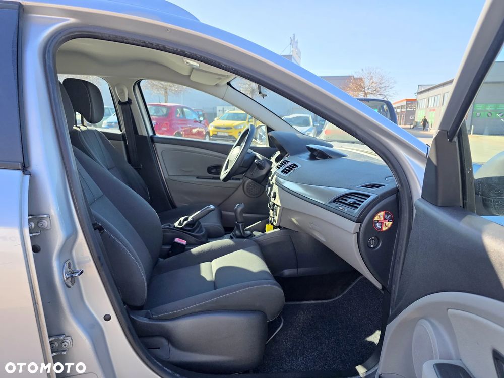 Renault Megane 1.6 16V 100 Authentique - 8