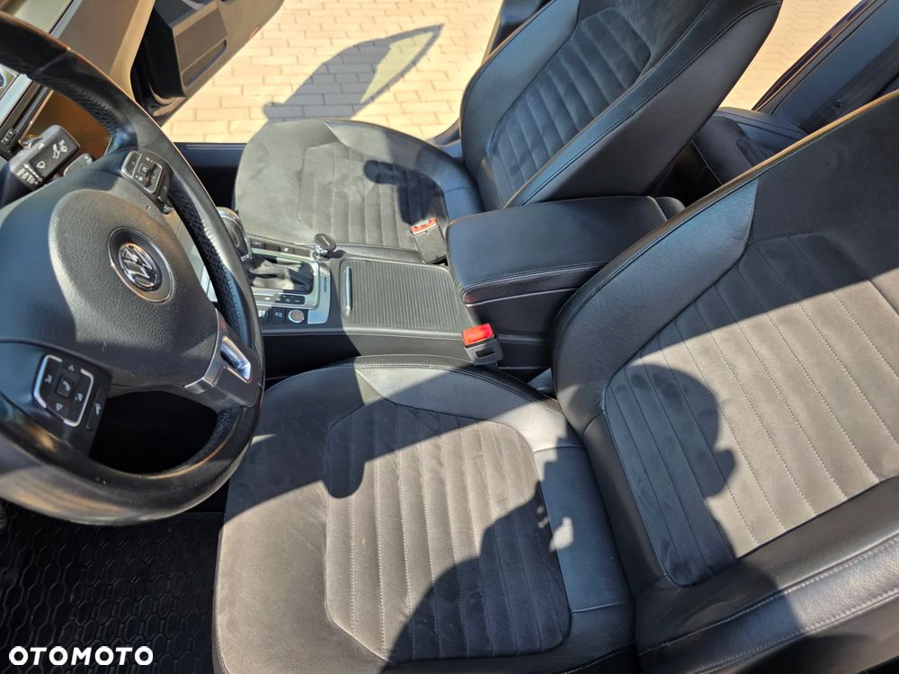 Volkswagen Passat 2.0 TDI 4Mot Highline DSG - 34