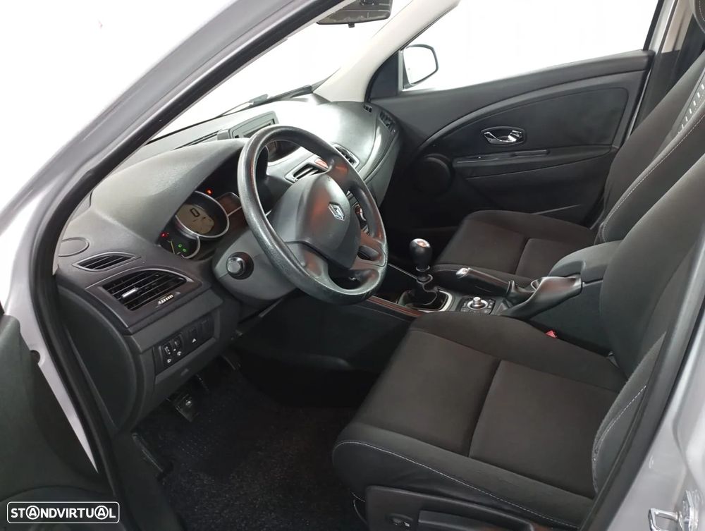 Renault Mégane Sport Tourer dCi 110 FAP Expression - 6