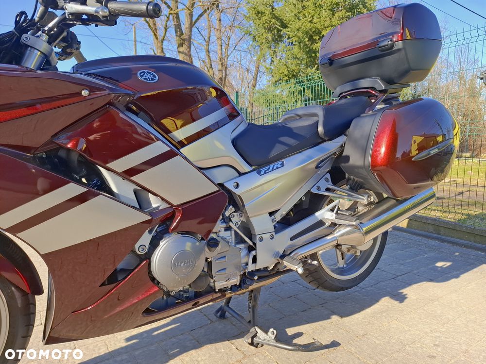 Yamaha FJR - 27