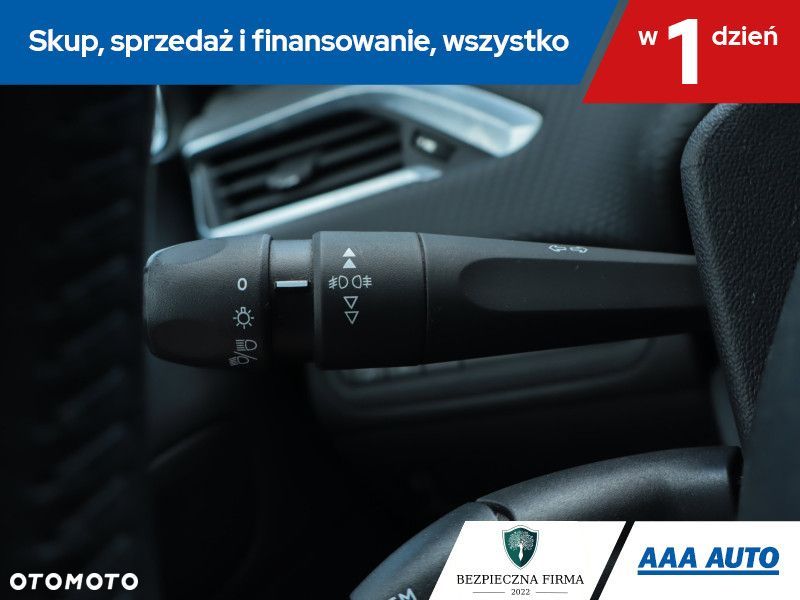 Peugeot 208 - 17