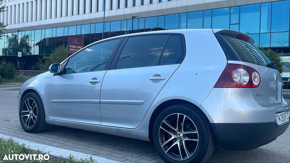 Volkswagen Golf - 5