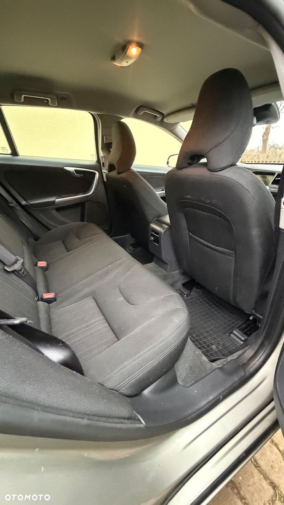Volvo V60 DRIVe - 11