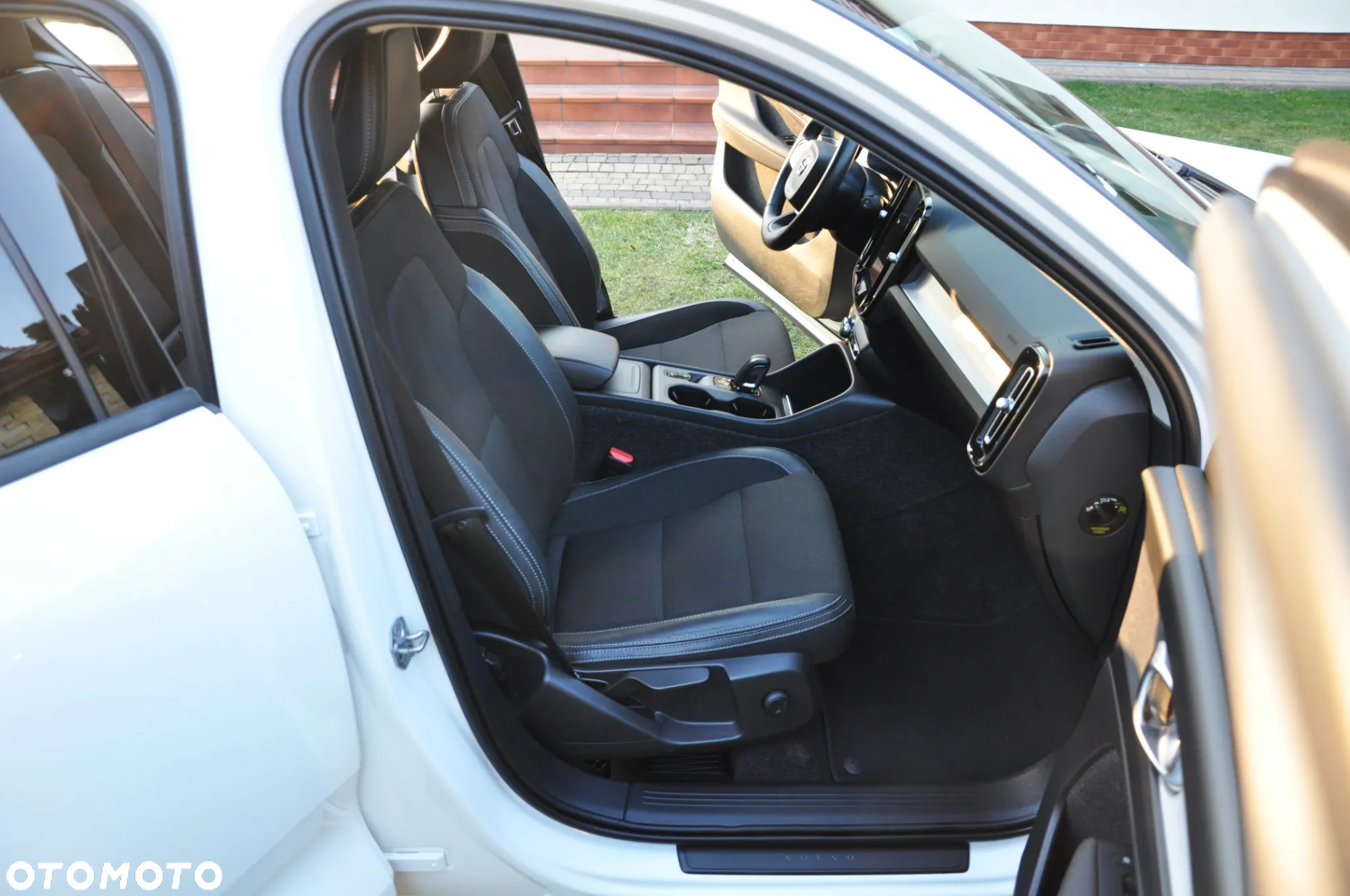 Volvo XC 40 D3 AWD Momentum Pro - 31