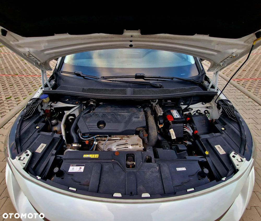 Peugeot 5008 1.6 PureTech Allure S&S EAT8 - 38