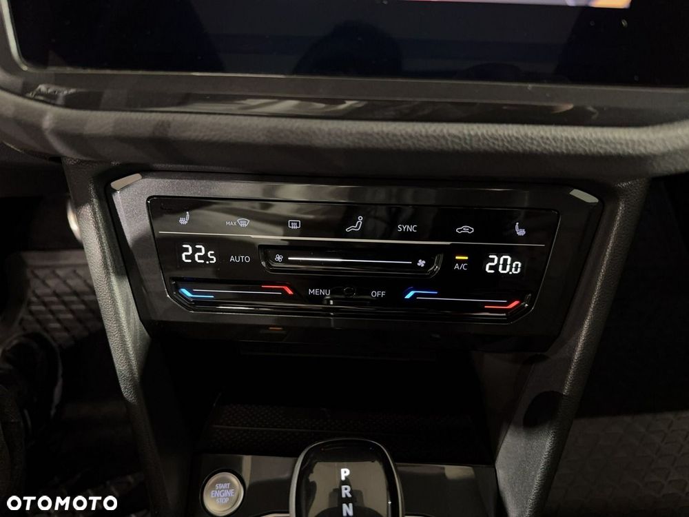 Volkswagen Tiguan - 32