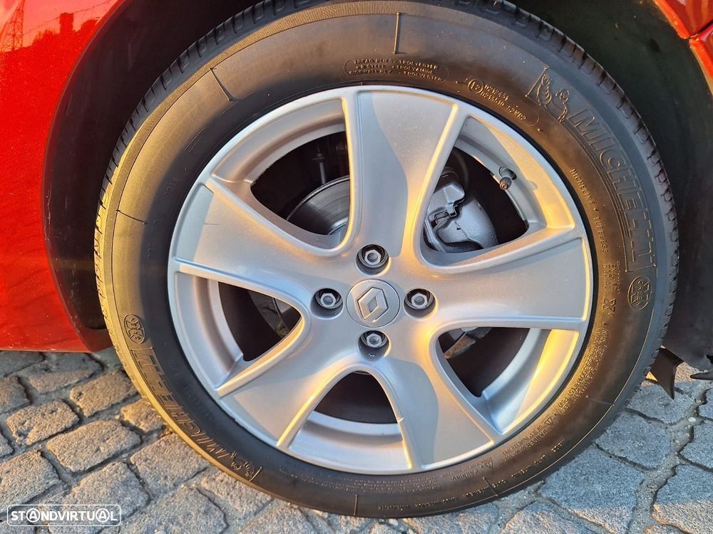 Renault Clio 1.5 dCi Dynamique S EDC - 14