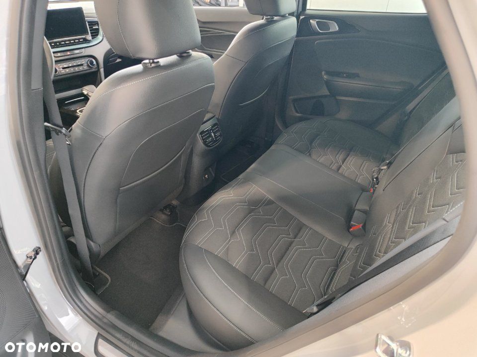 Kia XCeed - 16