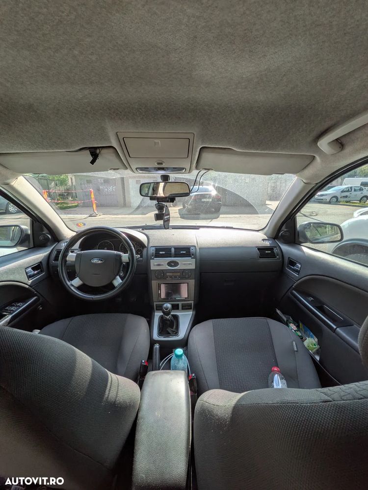 Ford Mondeo 2.0TDCi Ambiente - 4