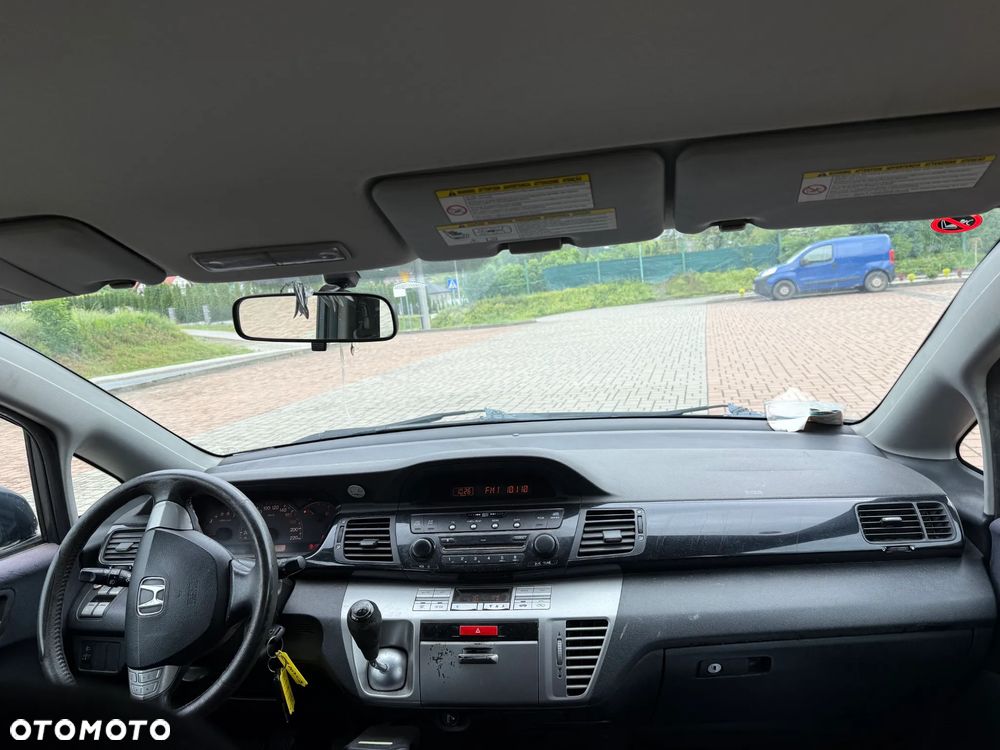 Honda FR-V 1.7 - 9