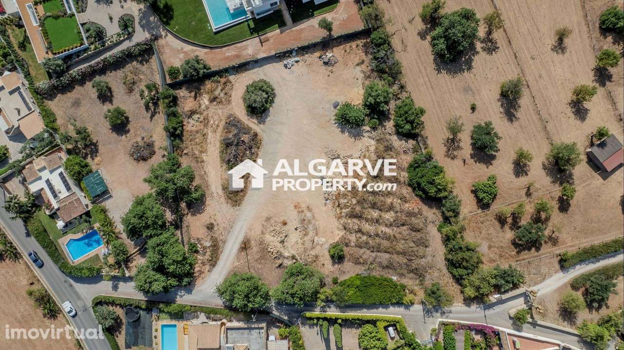 Terreno para construção com projeto aprovado para moradia V5 de estilo - Grande imagem: 3/12