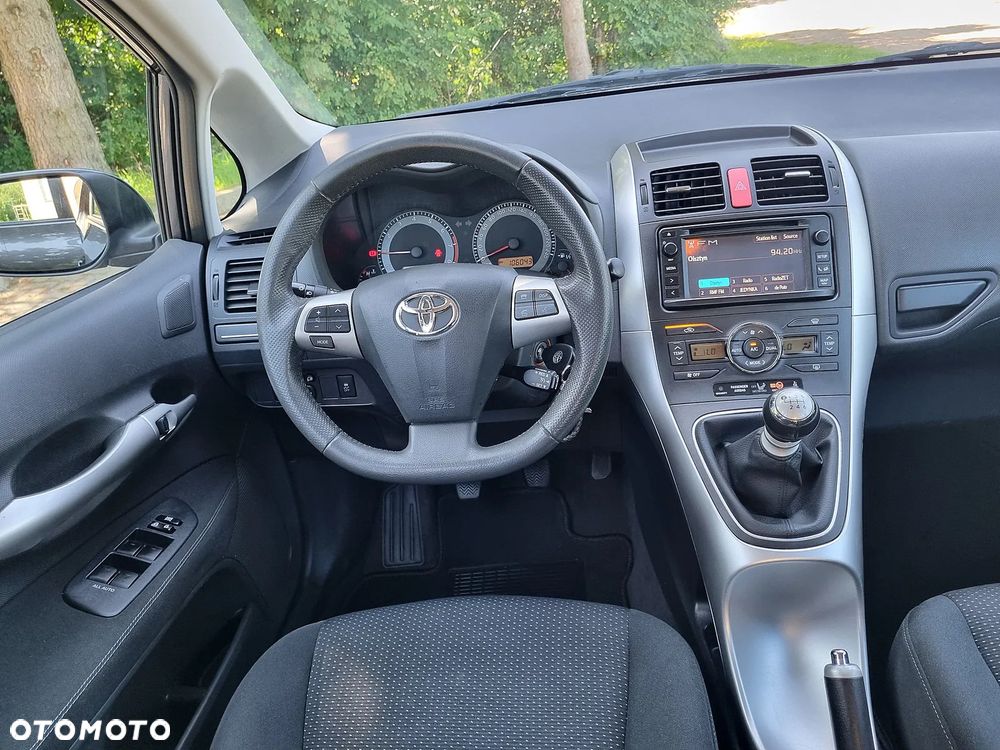 Toyota Auris 1.6 Executive - 11