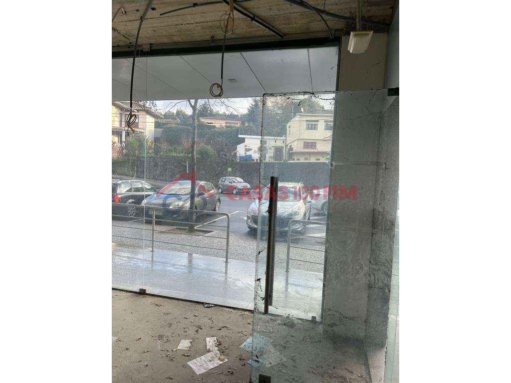 Loja para comércio no centro de Vale de Cambra - Grande imagem: 2/24