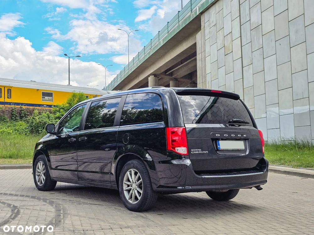 Dodge Grand Caravan - 5