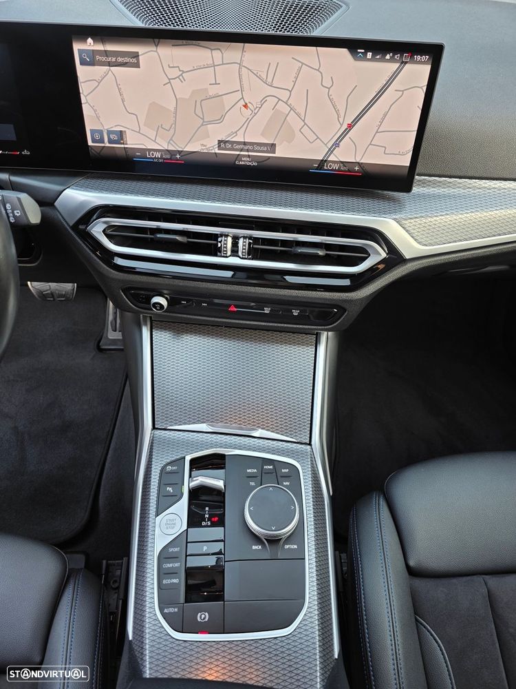 BMW 320 d Pack Desportivo M Auto — fotografia 15