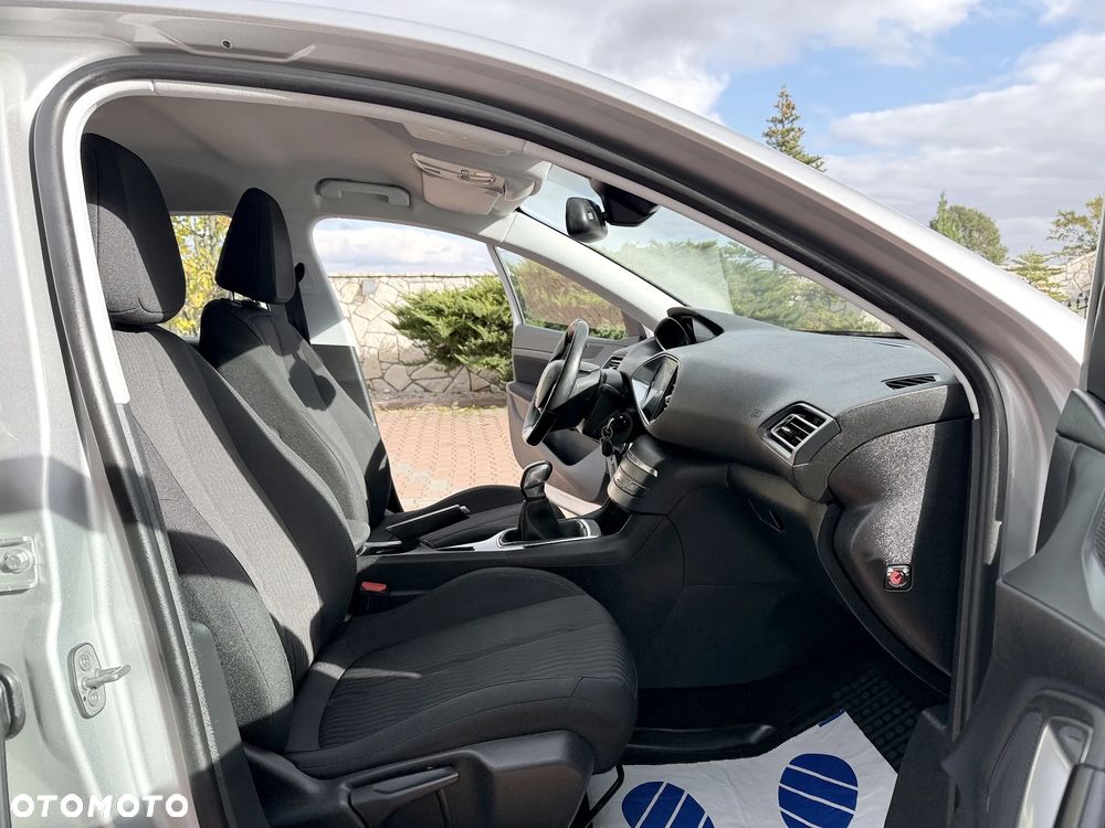 Peugeot 308 - 23