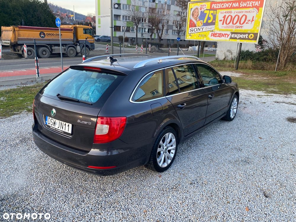 Skoda Superb 2.0 TDI Exclusive - 4