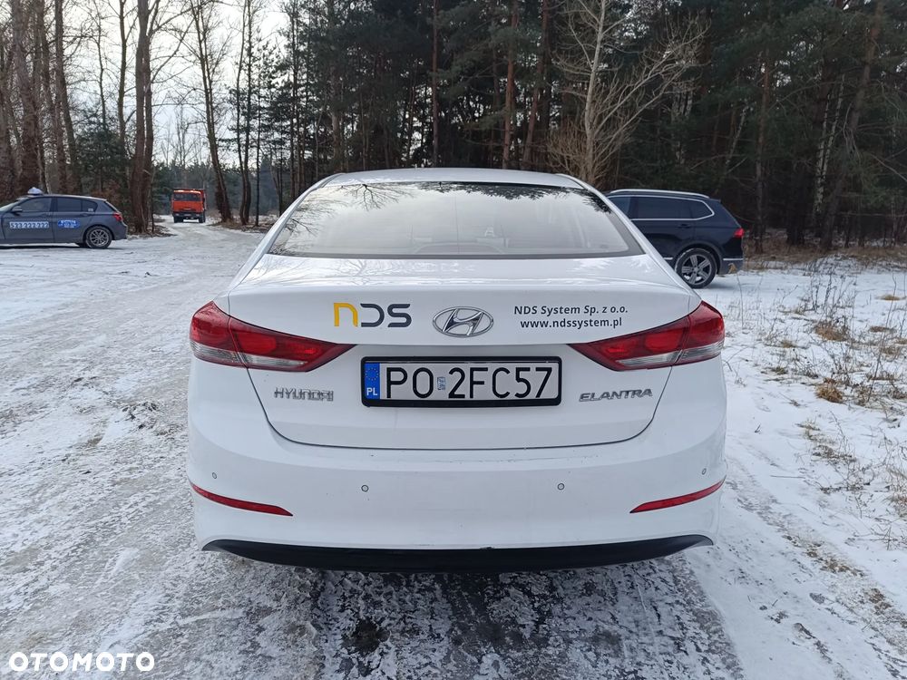 Hyundai Elantra 1.6 CRDi Classic + - 2