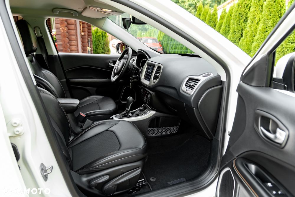 Jeep Compass 2.0 MultiJet Active Drive Automatik Longitude - 24