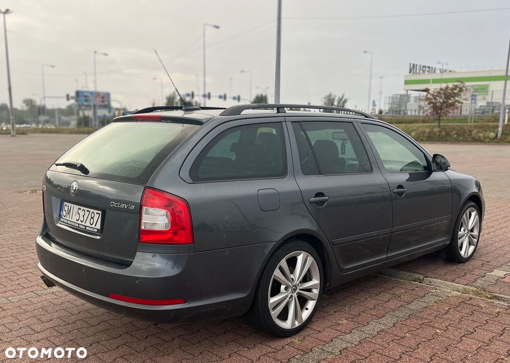 Skoda Octavia 2.0 TDI DPF RS DSG - 5