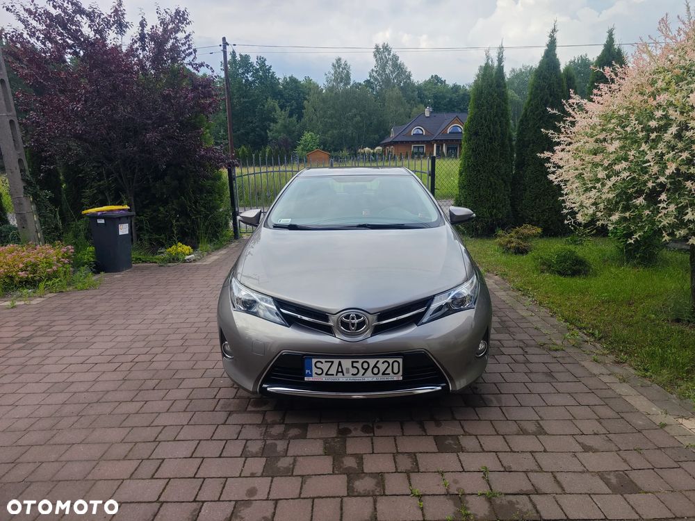Toyota Auris 1.6 Premium - 2