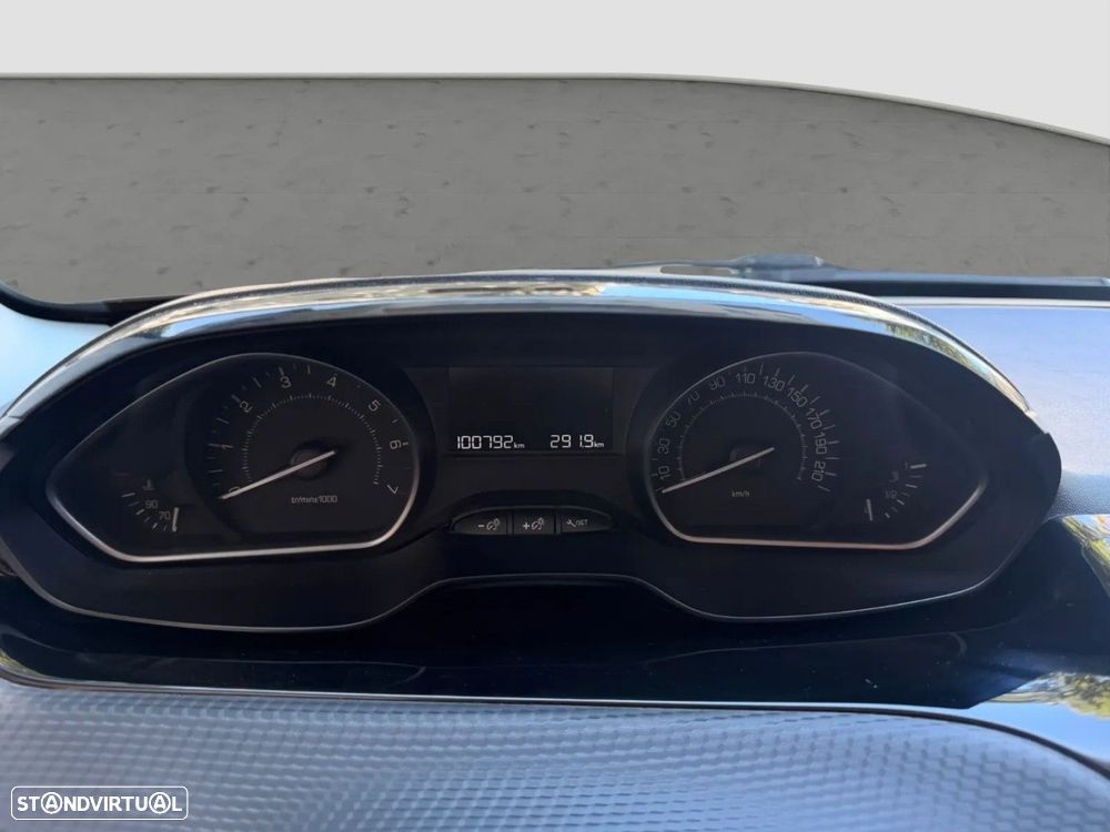 Peugeot 2008 1.2 PureTech Active - 11