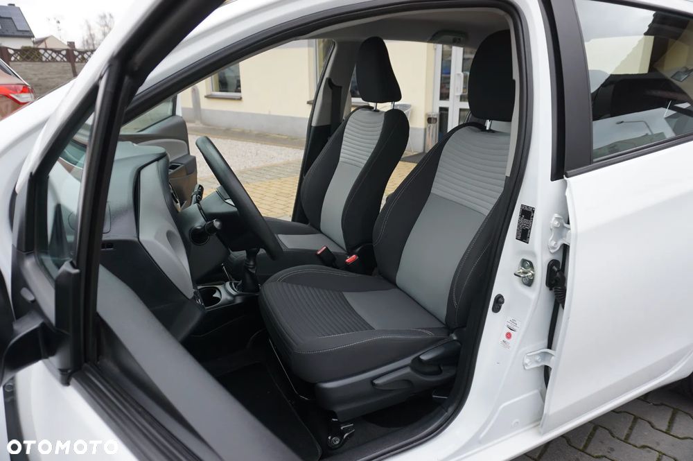 Toyota Yaris 1.0 VVT-i Team Deutschland - 22