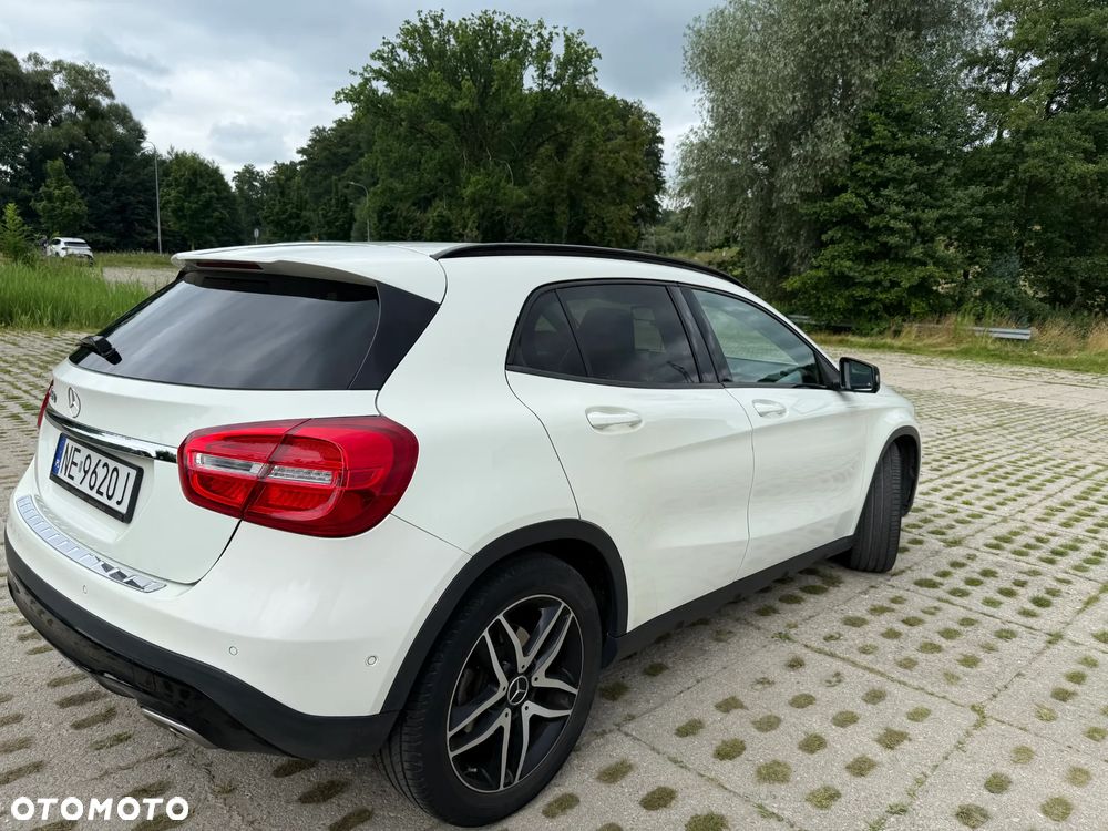 Mercedes-Benz GLA 250 7G-DCT - 15
