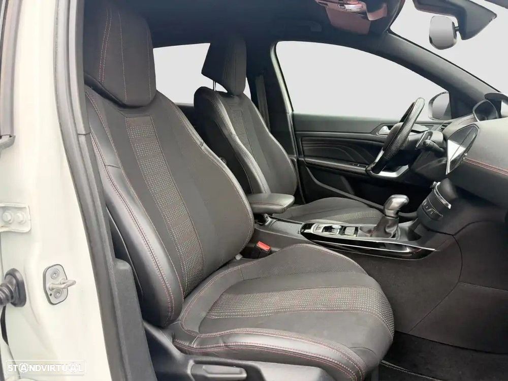 Peugeot 308 1.2 PureTech GT Line EAT6 - 12