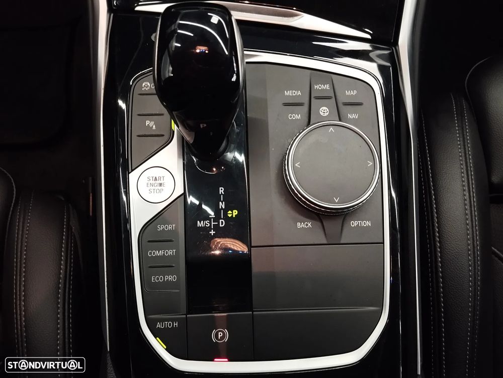 BMW 318 d Touring Line Sport Auto - 33