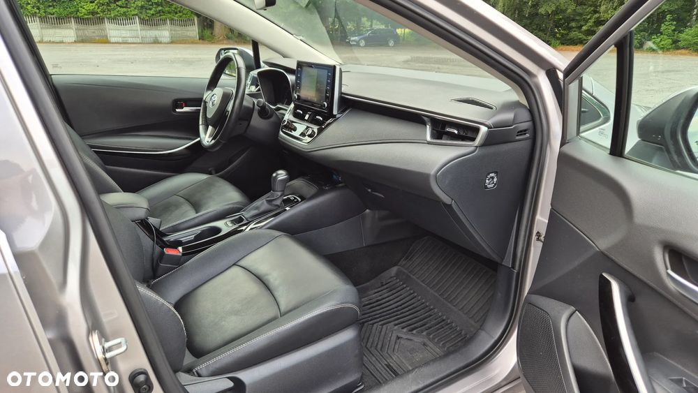 Toyota Corolla 1.8 Hybrid Executive - 17