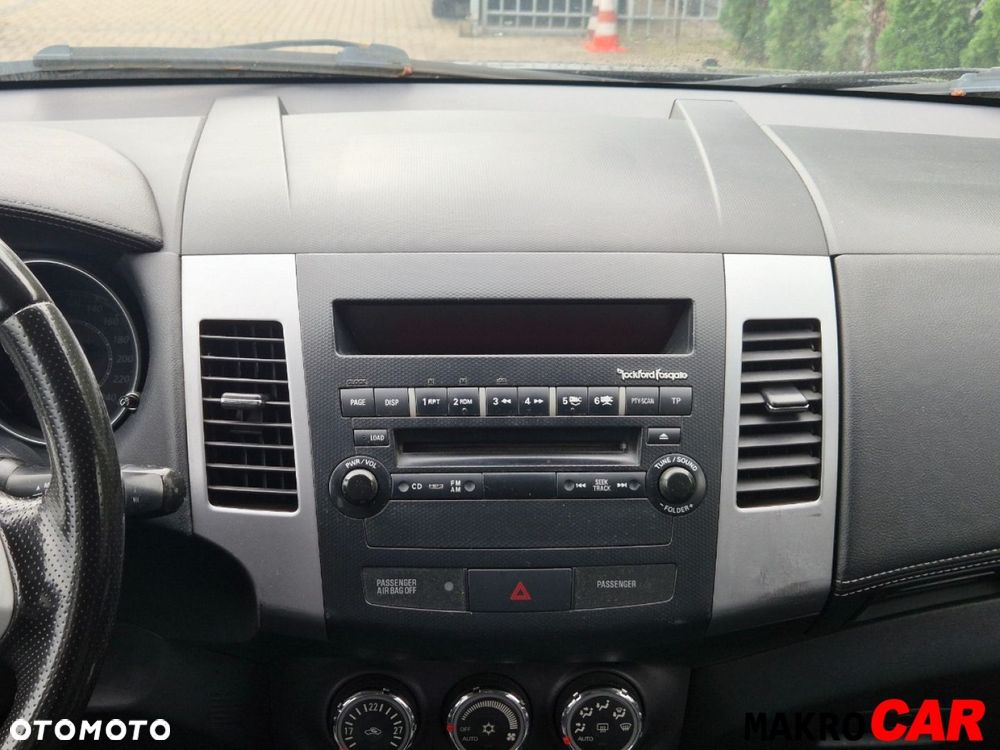 Mitsubishi Outlander - 9