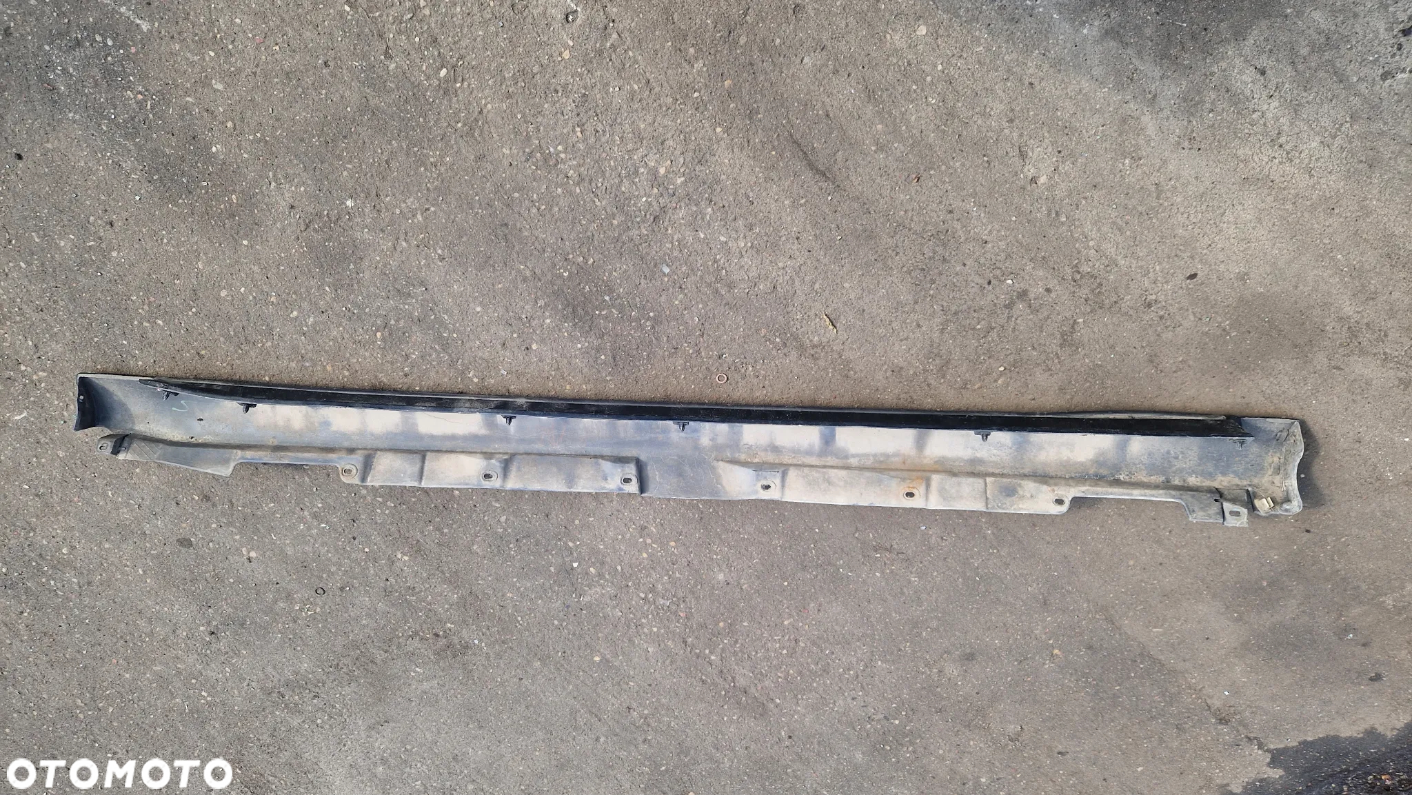 TOYOTA AVENSIS T25 NAKŁADKA PROGU LEWA 75852-05010 - 2