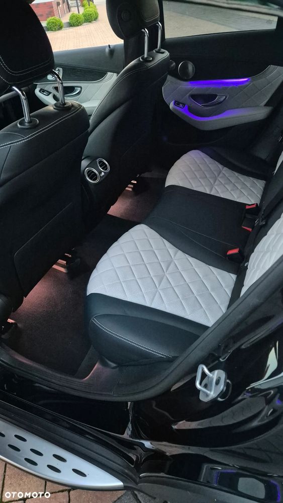 Mercedes-Benz GLC 300 d 4Matic 9G-TRONIC AMG Line - 22