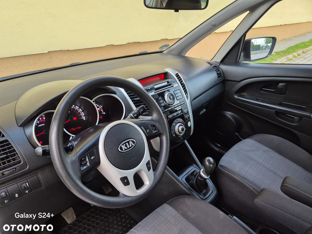 Kia Venga 1.4 L - 8