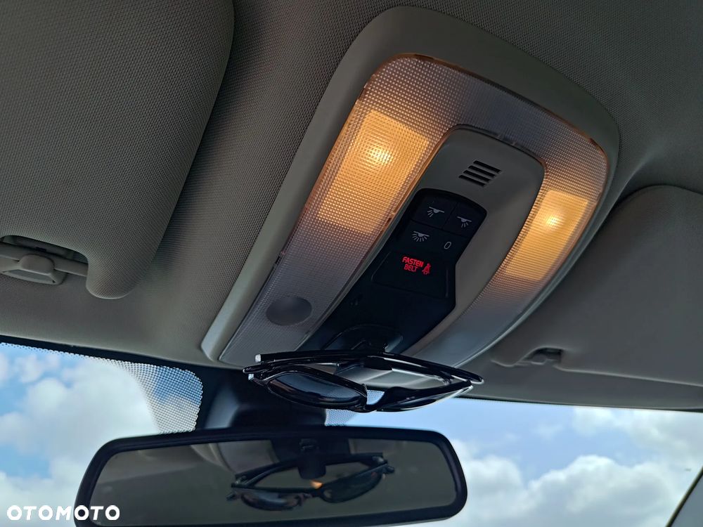 Volvo V70 2.0 Momentum - 35