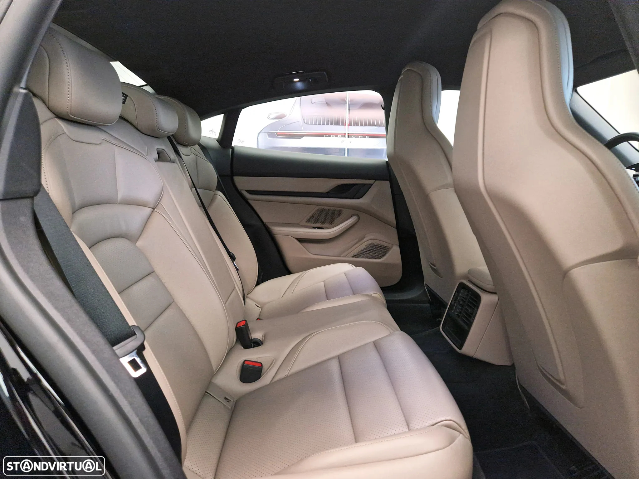 Porsche Taycan Standard - 31