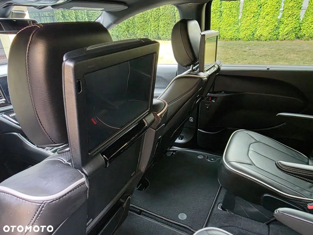 Chrysler Pacifica - 17