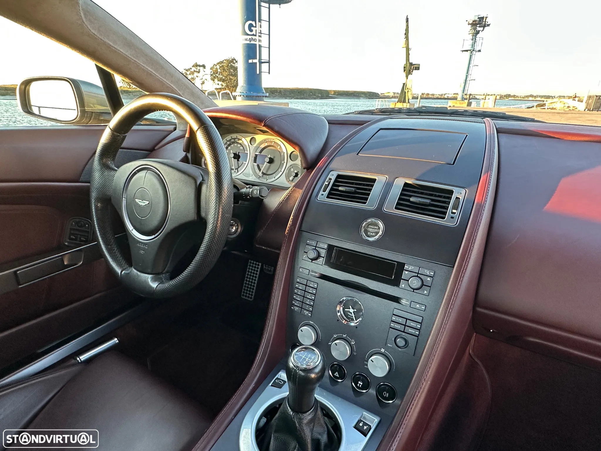 Aston Martin Vantage Coupe V8 - 21