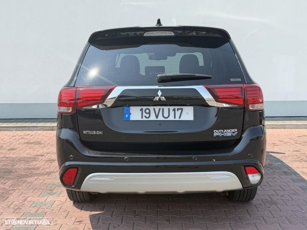Mitsubishi Outlander 2.0 Instyle Navi - 33