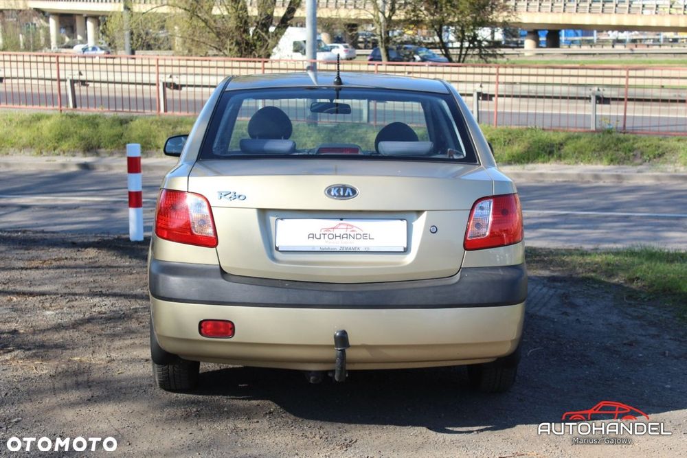 Kia Rio - 5