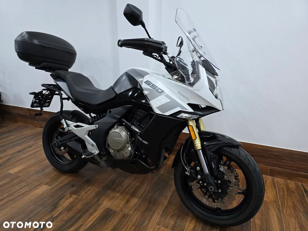 CFMoto MT - 9