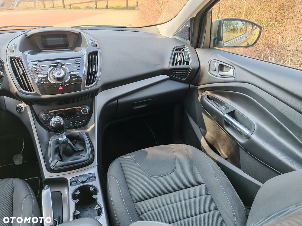 Ford Kuga 1.5 EcoBoost 2x4 Titanium - 16