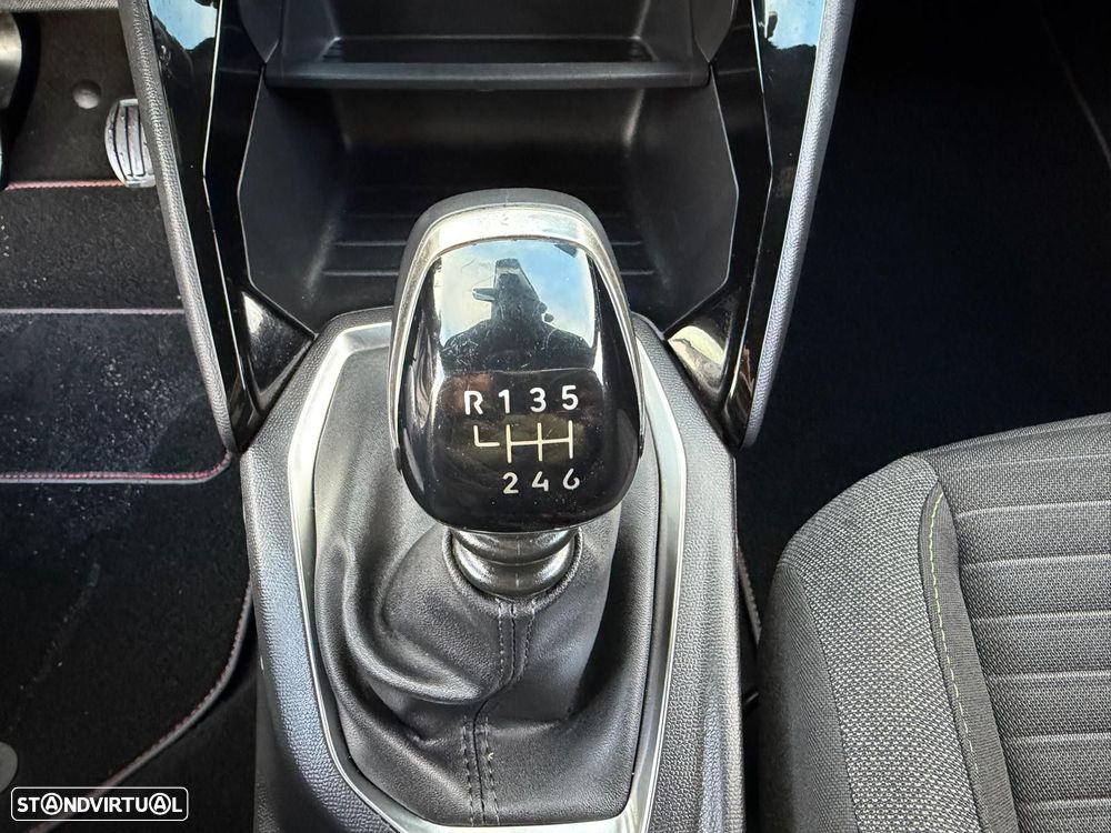 Peugeot 2008 1.2 PureTech Style - 21