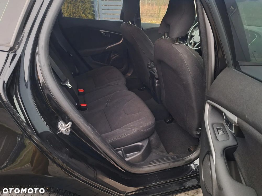 Volvo V40 T2 Kinetic - 22