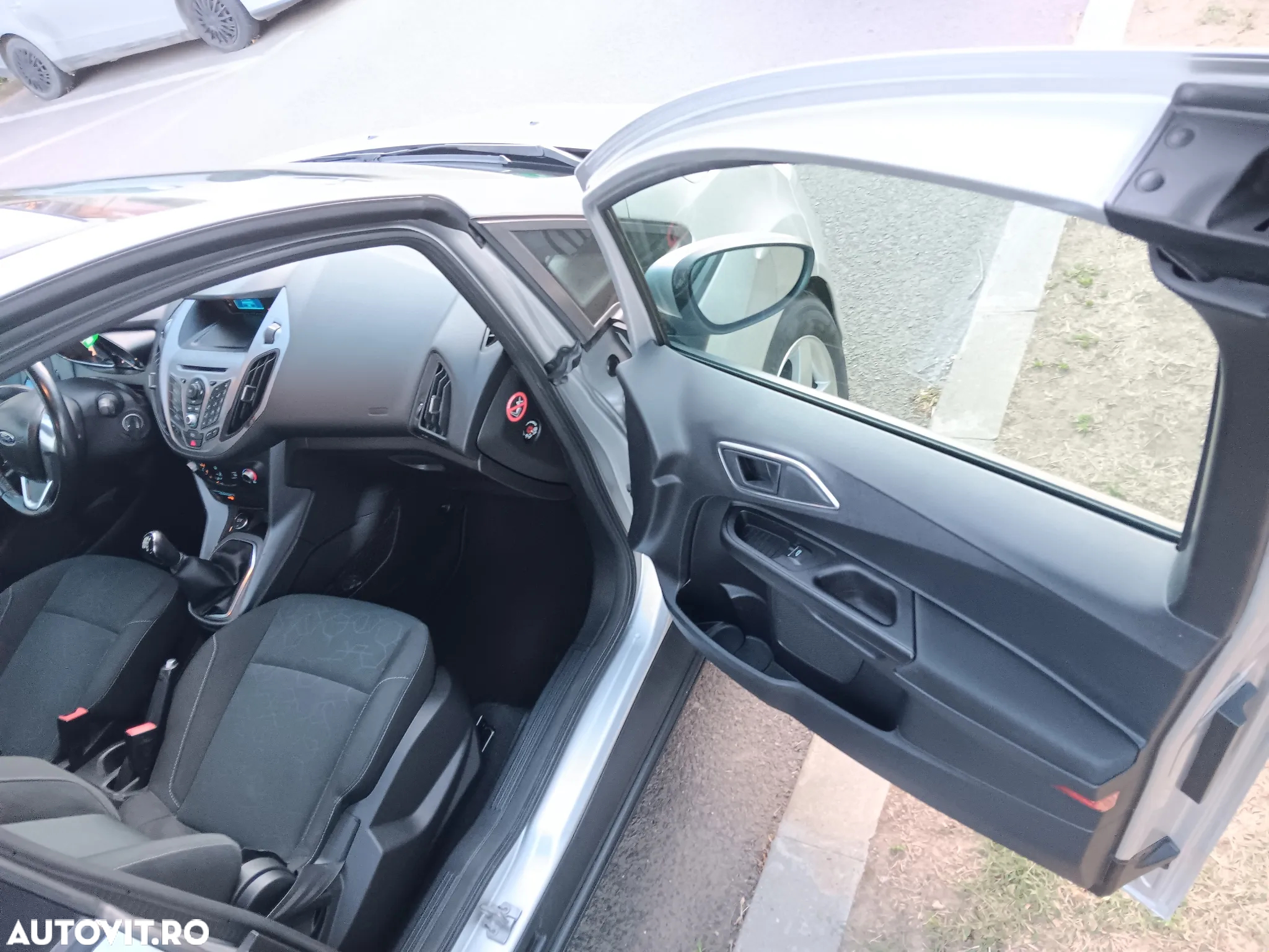 Ford B-Max 1.5 TDCi Ambiente - 16