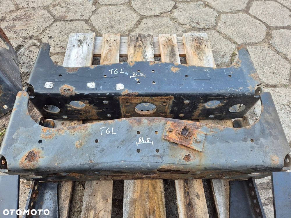 BELKA POPRZECZKA ZAKOŃCZENIE RAMY POD ZACZEP ROZSTAW 84,5 CM MAN TGL TGM - 4